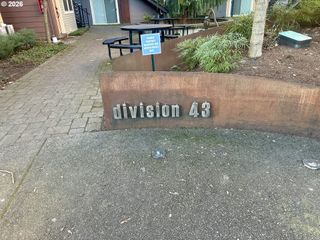 4315 Se DIVISION St C, Portland, OR 97206