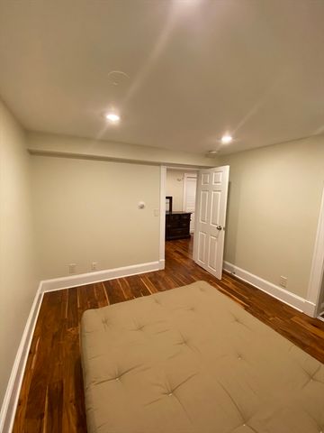 16 Crescent Ave. B, Boston, MA 02125