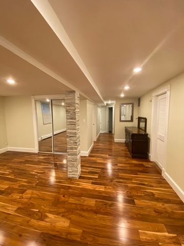 16 Crescent Ave. B, Boston, MA 02125