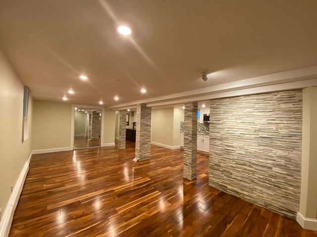 16 Crescent Ave. B, Boston, MA 02125