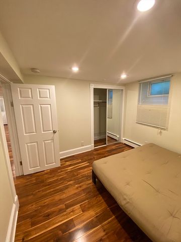 16 Crescent Ave. B, Boston, MA 02125