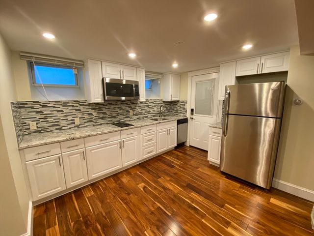 16 Crescent Ave. B, Boston, MA 02125