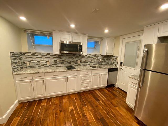 16 Crescent Ave. B, Boston, MA 02125