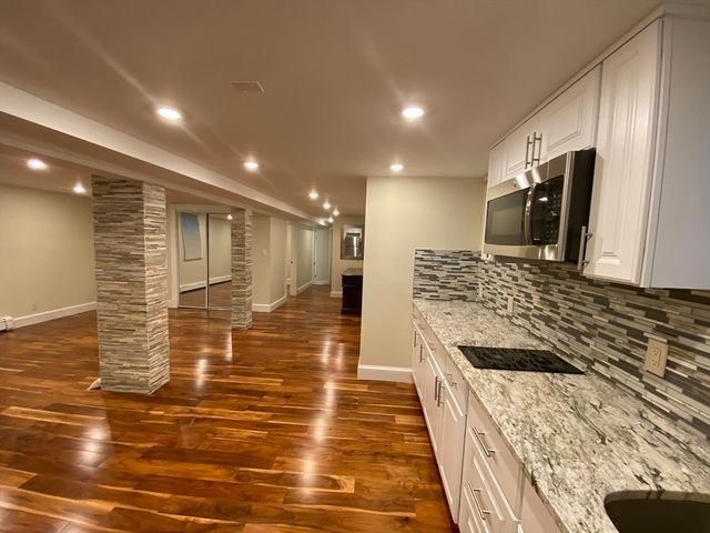16 Crescent Ave. B, Boston, MA 02125