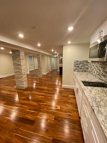 16 Crescent Ave. B, Boston, MA 02125