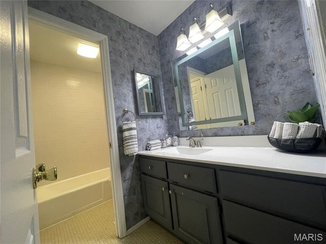 2543 Wesford Drive, Maryland Heights, MO 63043