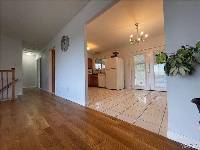 2543 Wesford Drive, Maryland Heights, MO 63043