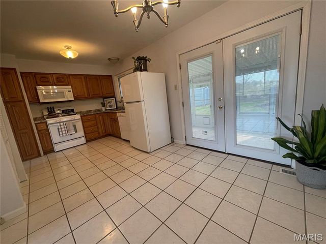 2543 Wesford Drive, Maryland Heights, MO 63043