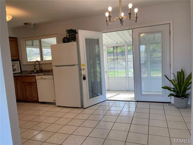 2543 Wesford Drive, Maryland Heights, MO 63043