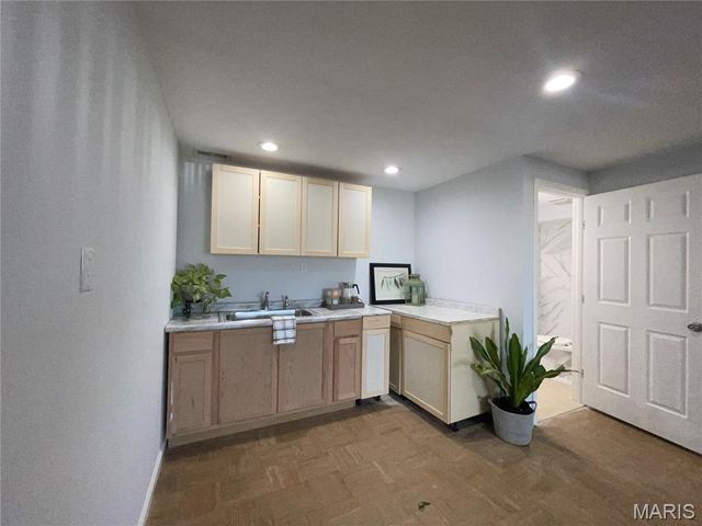 2543 Wesford Drive, Maryland Heights, MO 63043