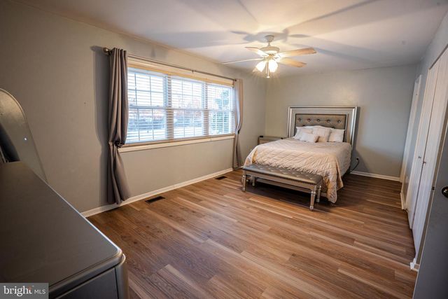 2000 WILDLIFE, Windsor Mill, MD 21244