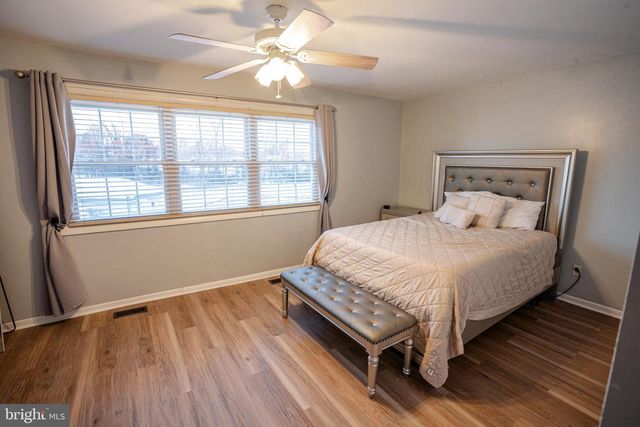 2000 WILDLIFE, Windsor Mill, MD 21244