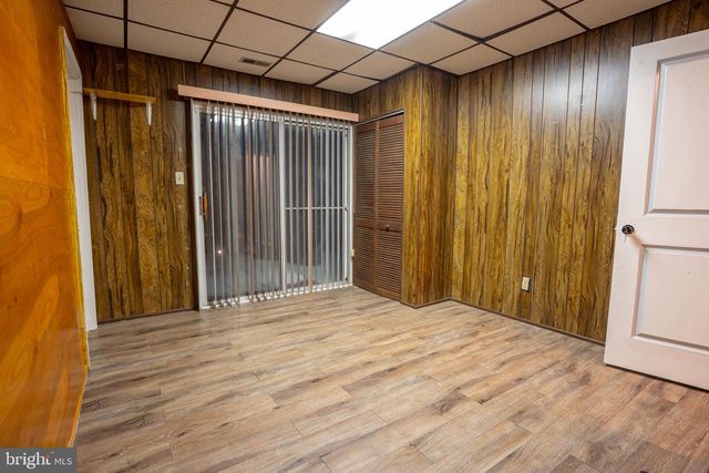 2000 WILDLIFE, Windsor Mill, MD 21244