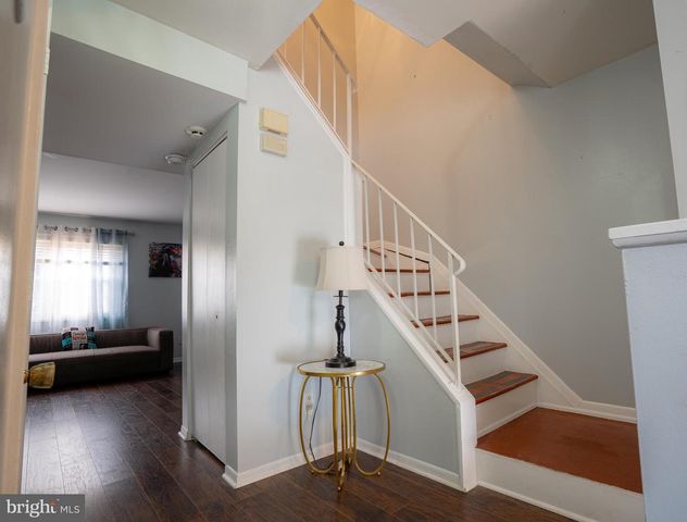 2000 WILDLIFE, Windsor Mill, MD 21244