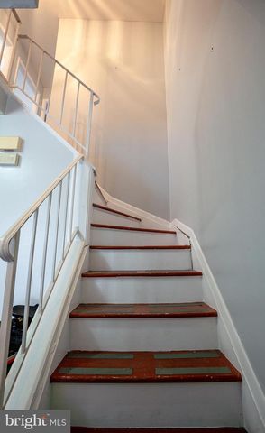 2000 WILDLIFE, Windsor Mill, MD 21244