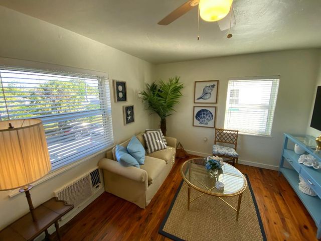 717 2nd Avenue S 7, Lake Worth Beach, FL 33460