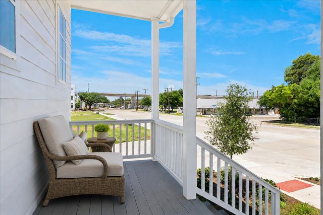 1354 E Crosby Road, Carrollton, TX 75006