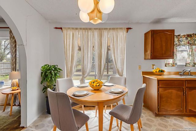 9446 Cliff Way, San Antonio, TX 78250