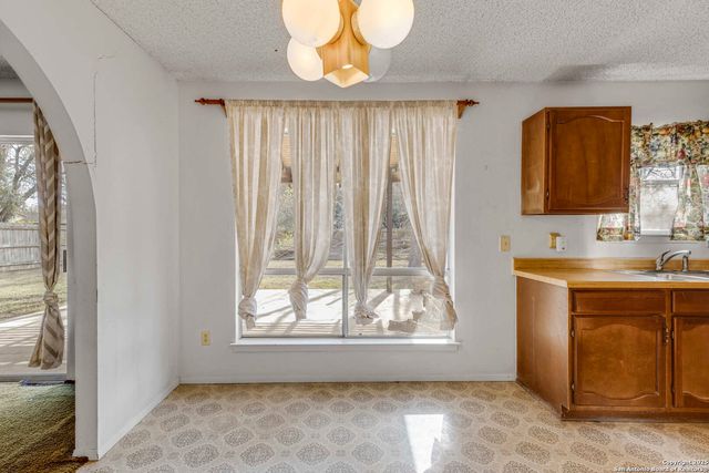 9446 Cliff Way, San Antonio, TX 78250