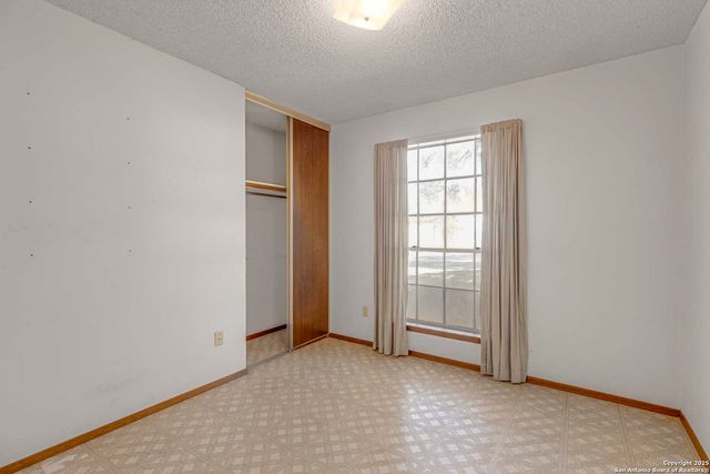 9446 Cliff Way, San Antonio, TX 78250