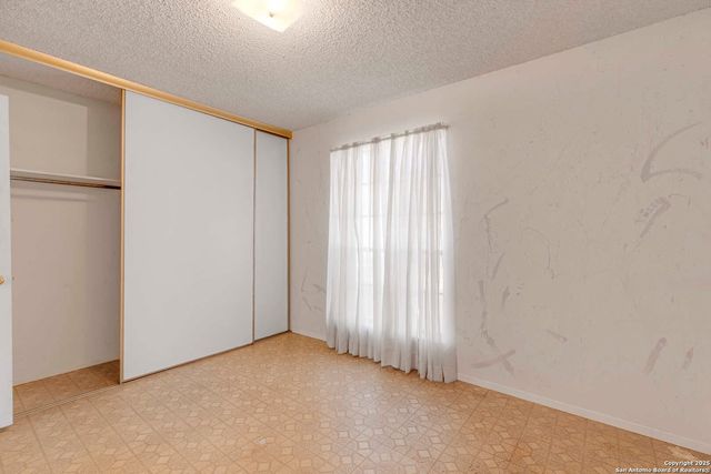 9446 Cliff Way, San Antonio, TX 78250