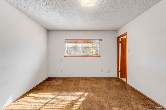 9446 Cliff Way, San Antonio, TX 78250