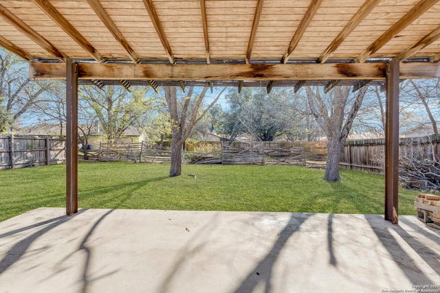 9446 Cliff Way, San Antonio, TX 78250