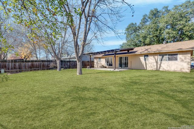 9446 Cliff Way, San Antonio, TX 78250