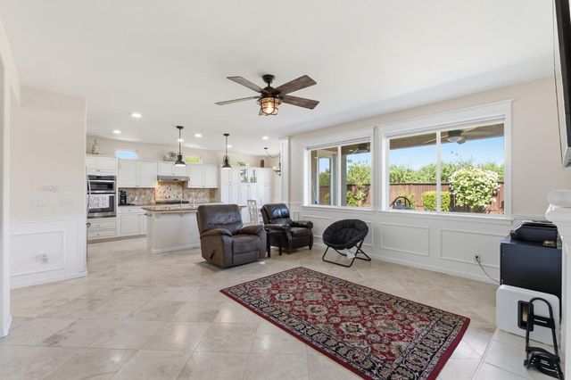 11092 E Le Conte Pass Ct, Clovis, CA 93619