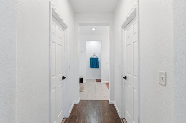 11092 E Le Conte Pass Ct, Clovis, CA 93619
