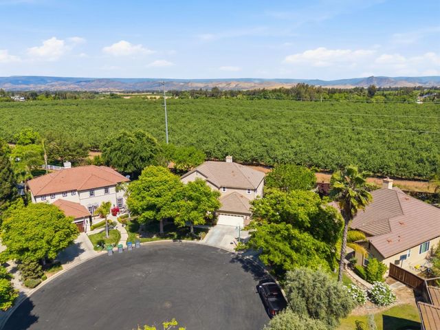11092 E Le Conte Pass Ct, Clovis, CA 93619