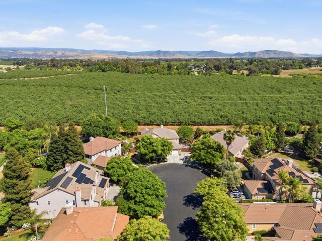 11092 E Le Conte Pass Ct, Clovis, CA 93619