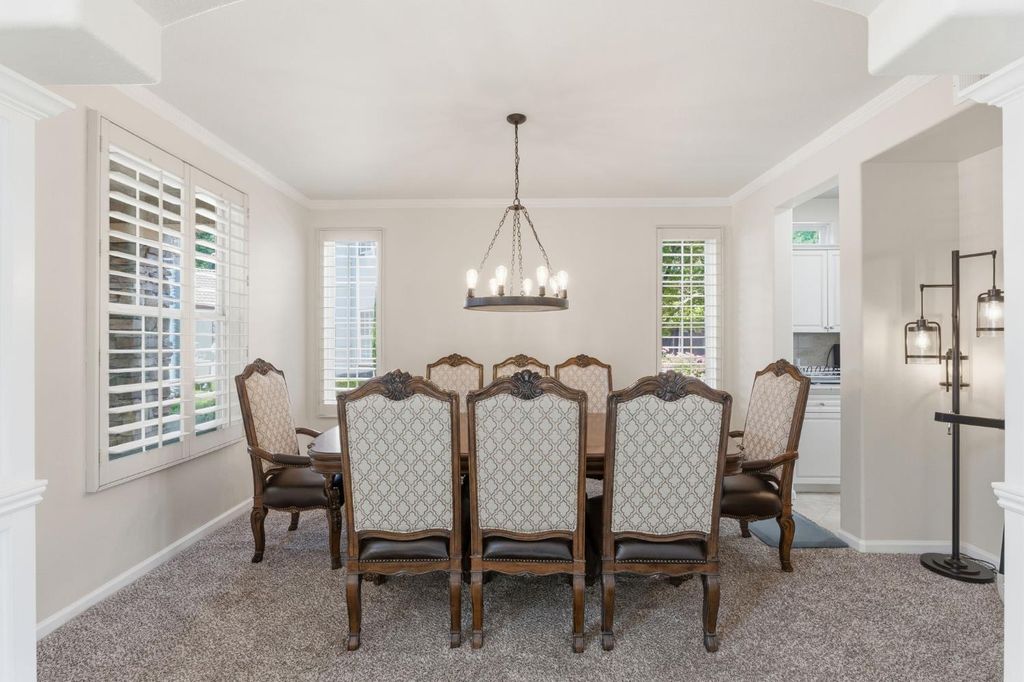 Image 10 of property listing at 11092 E Le Conte Pass Ct, Clovis, CA 93619