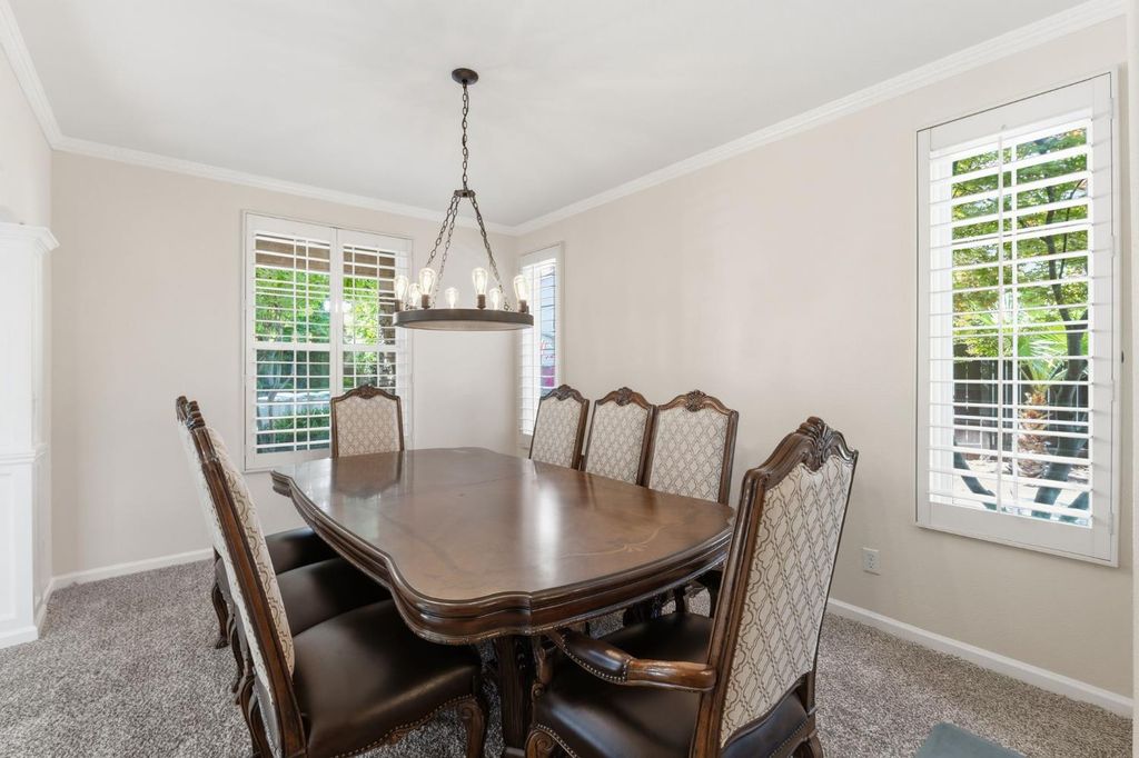 Image 11 of property listing at 11092 E Le Conte Pass Ct, Clovis, CA 93619