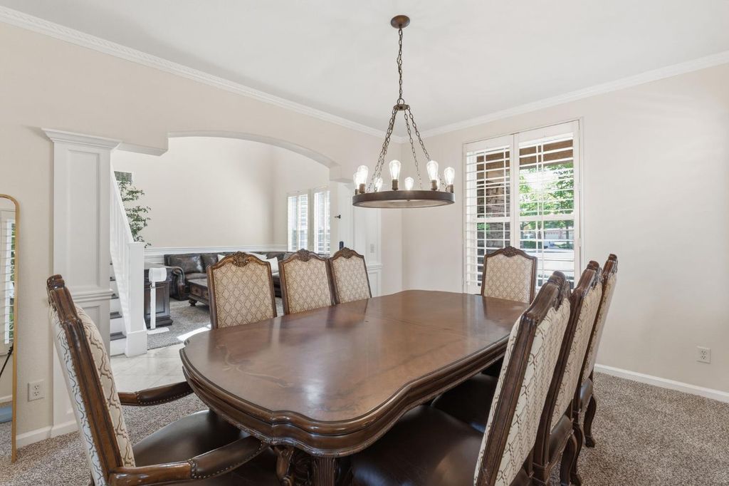 Image 12 of property listing at 11092 E Le Conte Pass Ct, Clovis, CA 93619