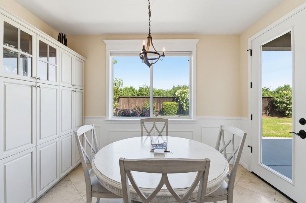 Image 19 of property listing at 11092 E Le Conte Pass Ct, Clovis, CA 93619
