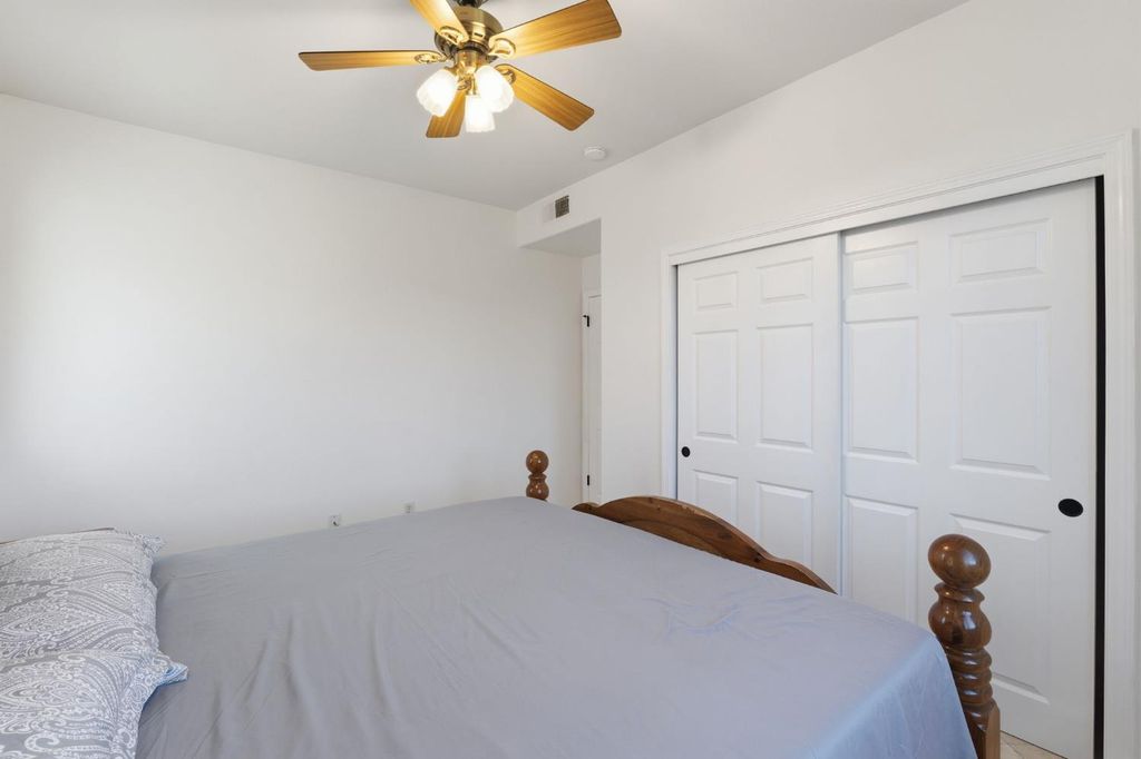 Image 31 of property listing at 11092 E Le Conte Pass Ct, Clovis, CA 93619