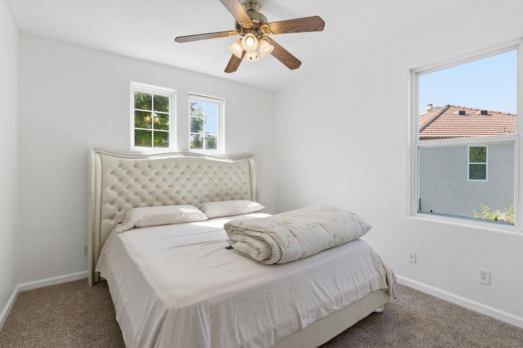 Image 36 of property listing at 11092 E Le Conte Pass Ct, Clovis, CA 93619