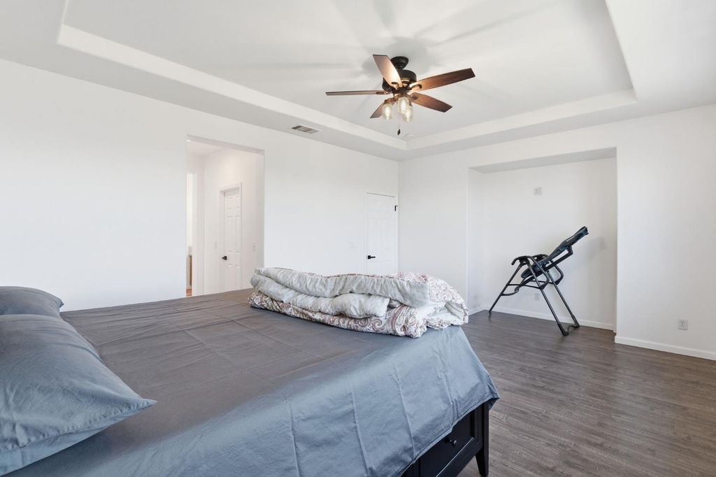 Image 39 of property listing at 11092 E Le Conte Pass Ct, Clovis, CA 93619