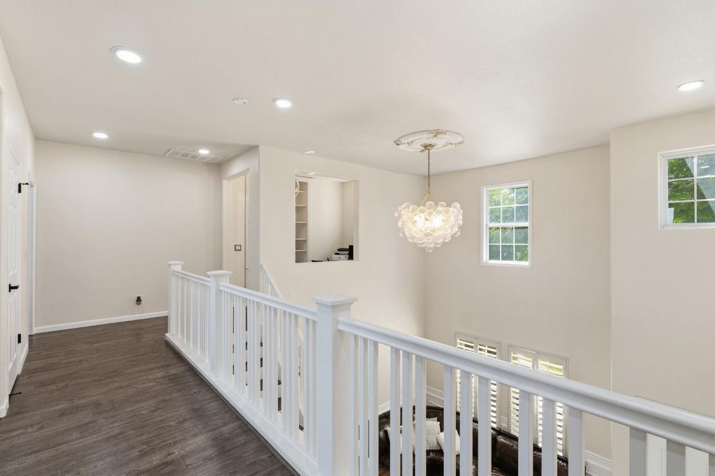 Image 47 of property listing at 11092 E Le Conte Pass Ct, Clovis, CA 93619
