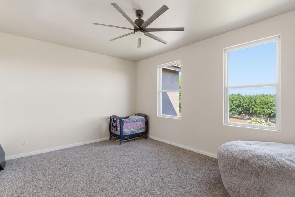 Image 48 of property listing at 11092 E Le Conte Pass Ct, Clovis, CA 93619