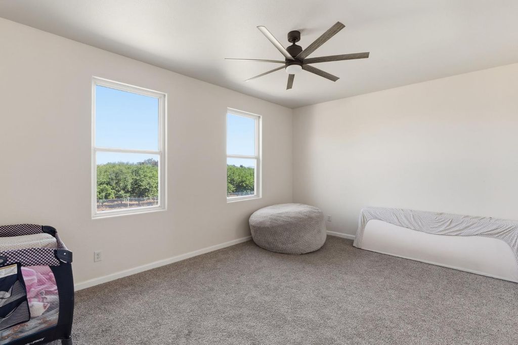 Image 49 of property listing at 11092 E Le Conte Pass Ct, Clovis, CA 93619