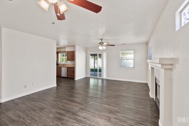 1085 Mast Avenue, Mc Farland, CA 93250