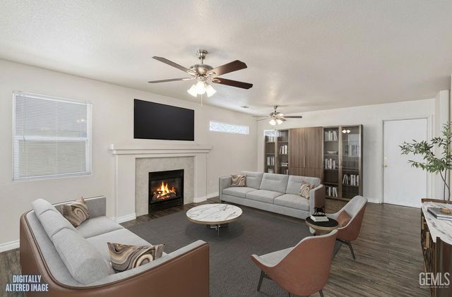 1085 Mast Avenue, Mc Farland, CA 93250