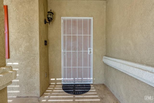 1085 Mast Avenue, Mc Farland, CA 93250