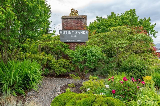 1030 Timber Lane, Freeland, WA 98249