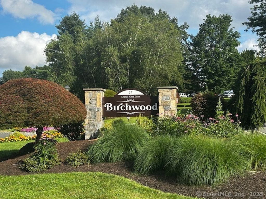 27 Crows Nest Lane 17N, Danbury, CT 06810