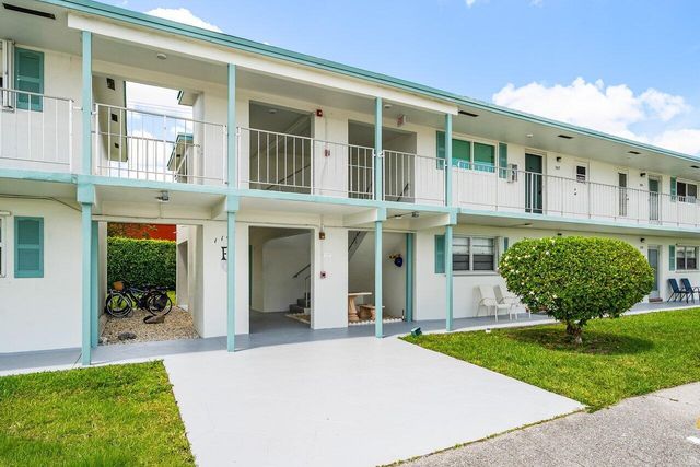1117 Lake Terrace 207, Boynton Beach, FL 33426
