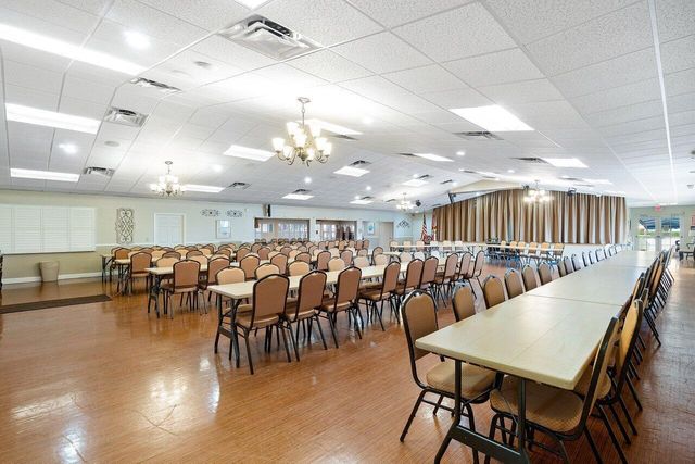 1117 Lake Terrace 207, Boynton Beach, FL 33426