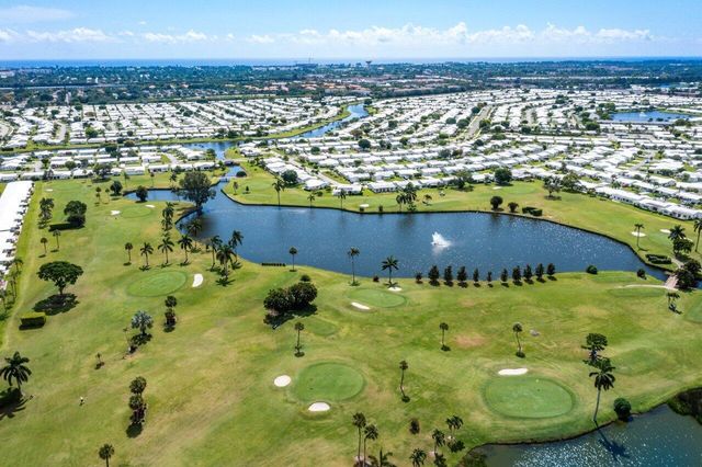 1117 Lake Terrace 207, Boynton Beach, FL 33426
